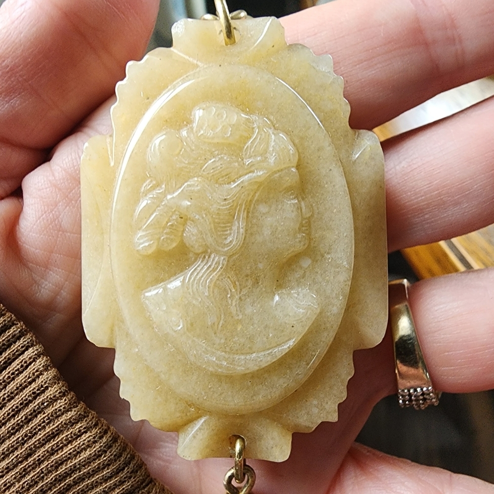 Designer Cabi long chain carved stone cameo pendant necklace quality jewelry